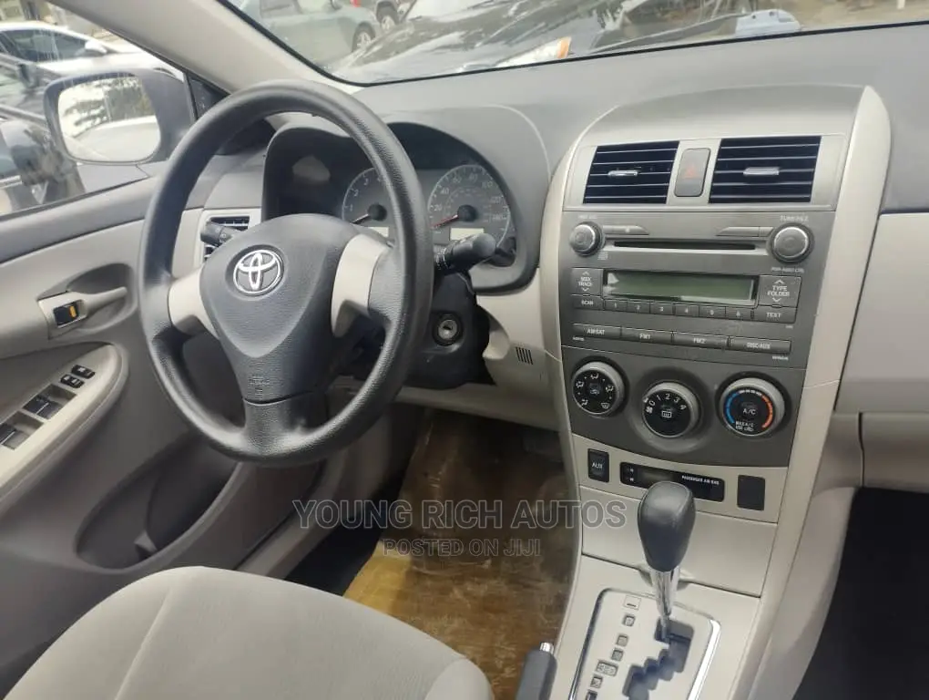 Toyota Corolla 2012 Gray