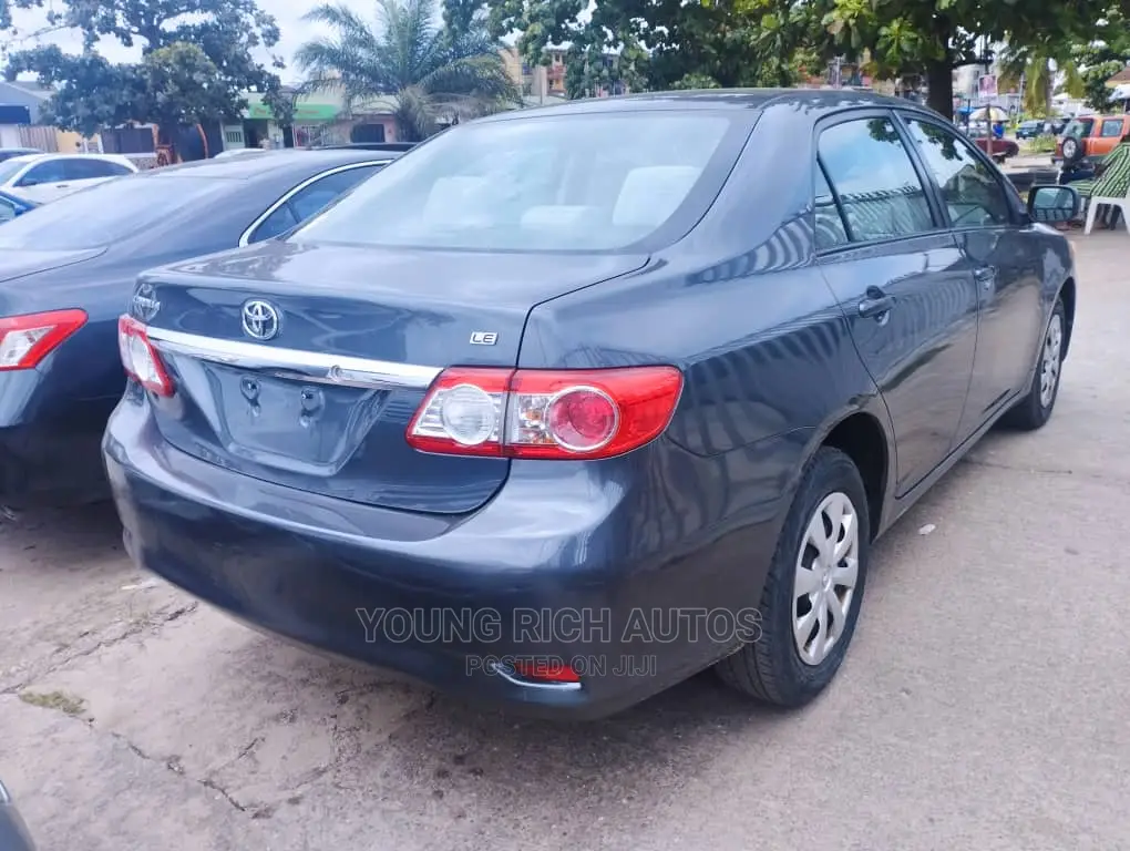 Toyota Corolla 2012 Gray