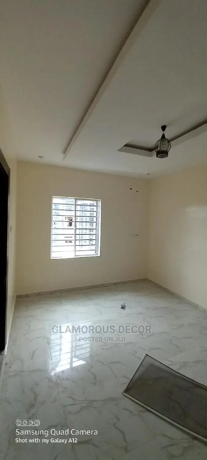 Proffesional Wall Screeding/House Painter/Bricks/Wall Designs