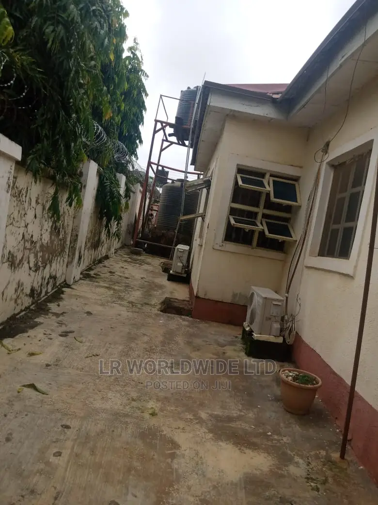 3bdrm Bungalow in Trademoore, Lugbe District for sale