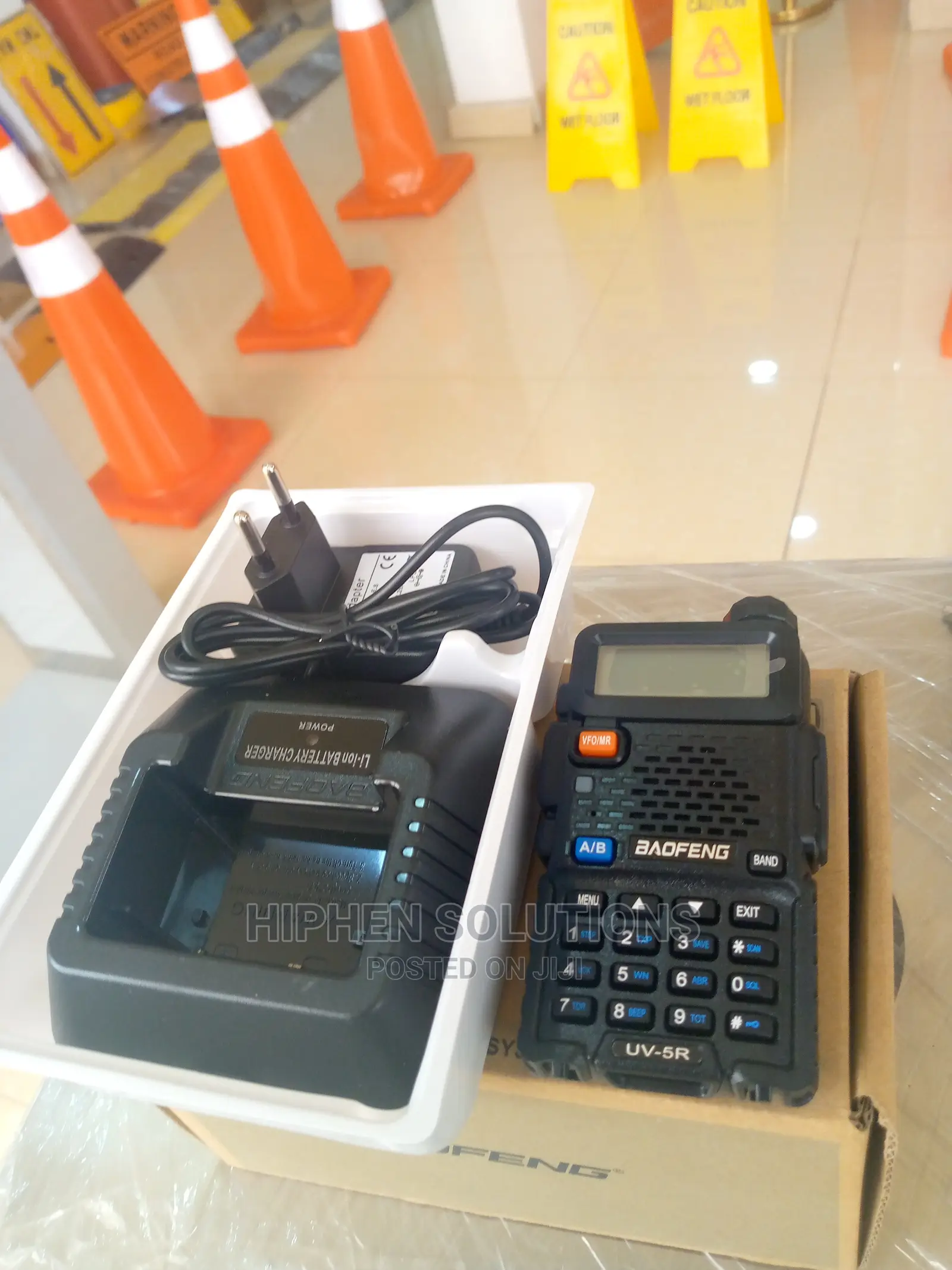 Fast Action Baofeng Uv-5r Two Way Radio