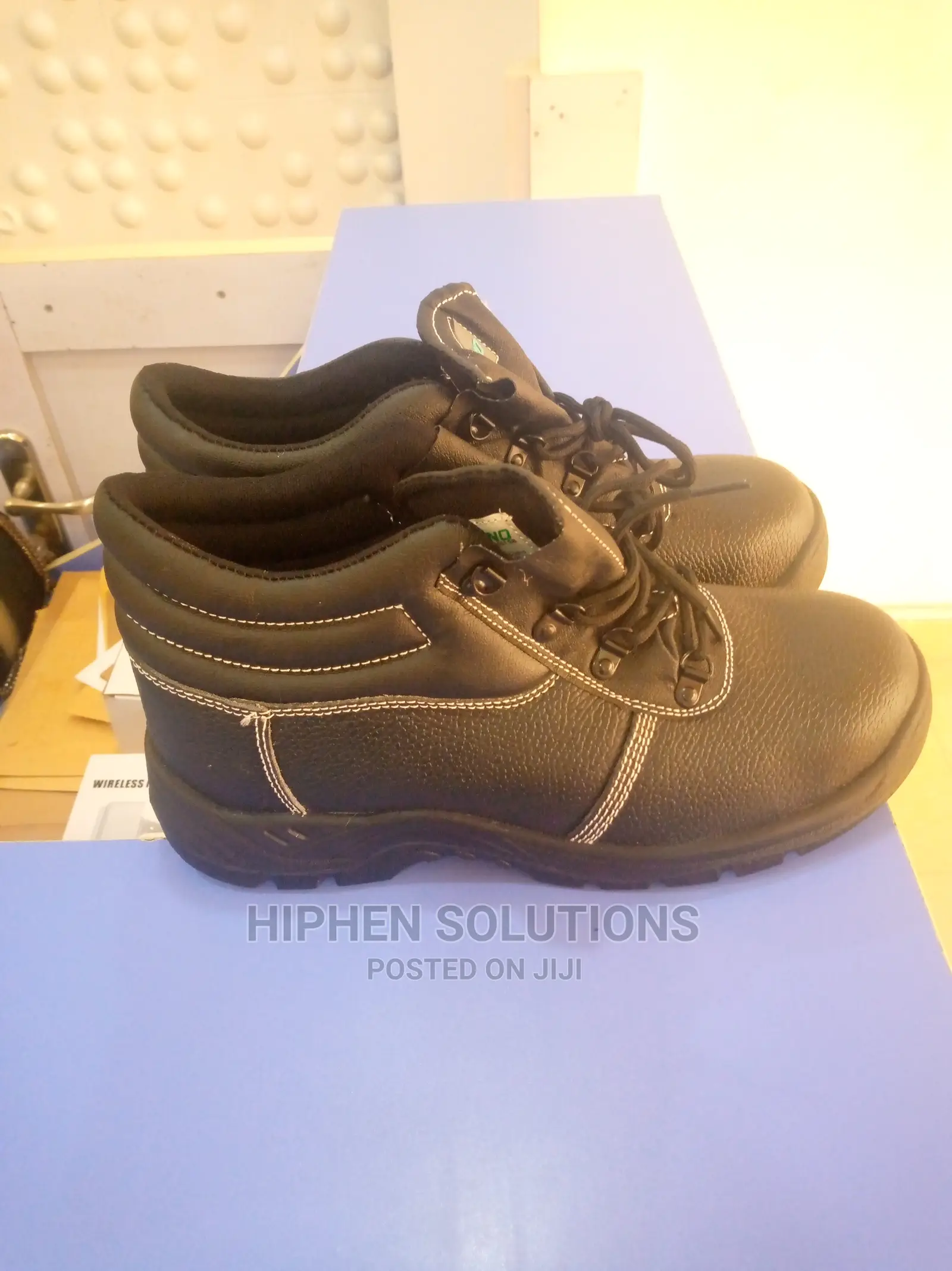 Sturdy Material Construction Shoes