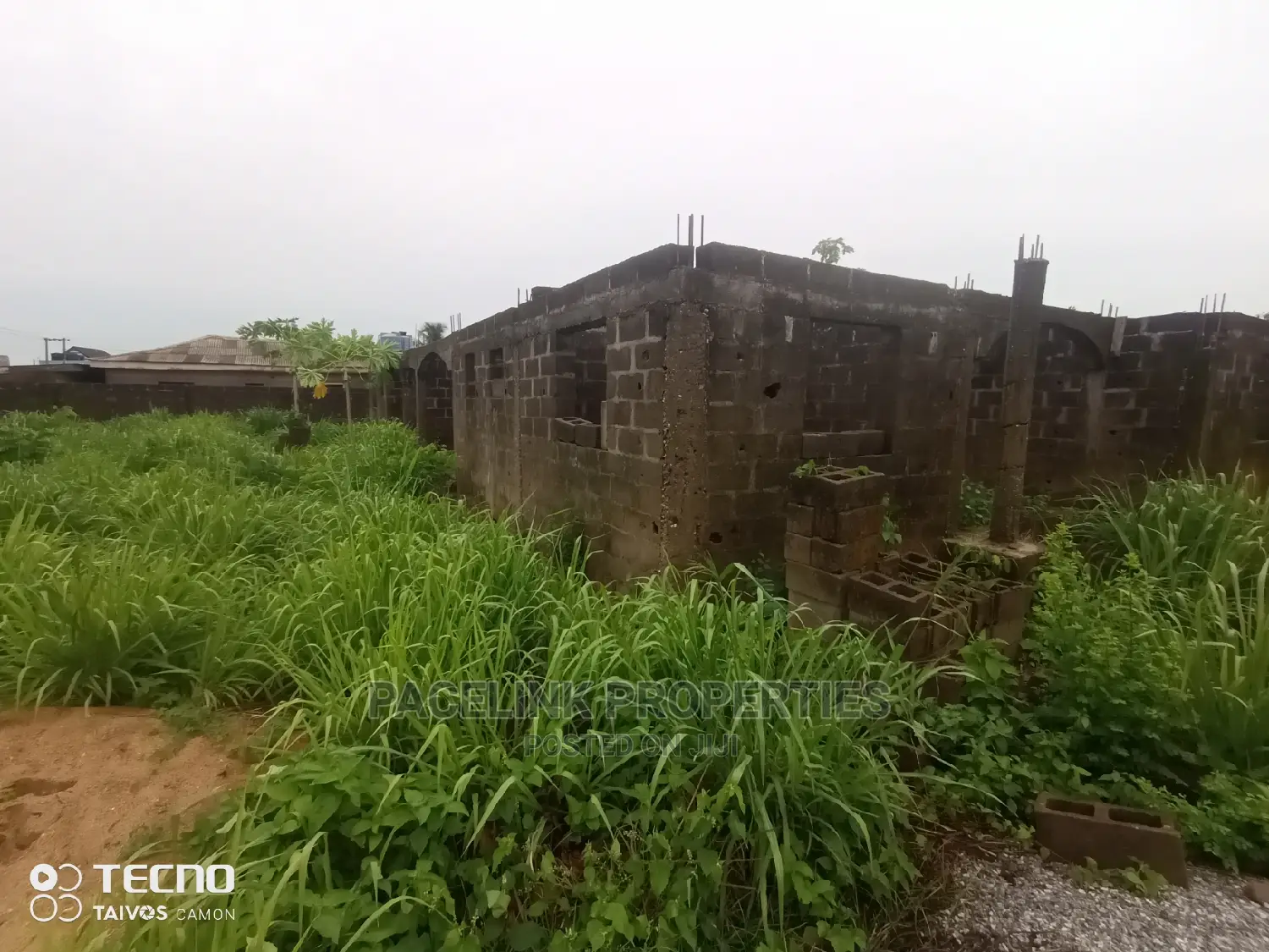 5bdrm Duplex in Ayetoro for Sale