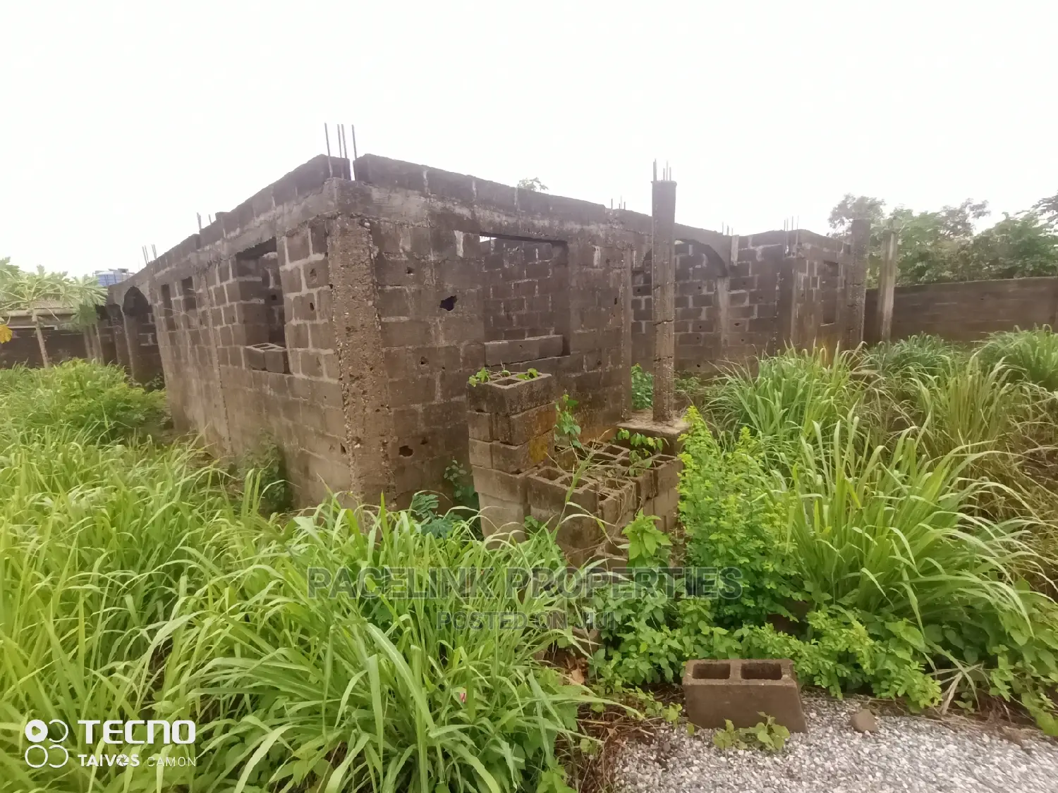 5bdrm Duplex in Ayetoro for Sale