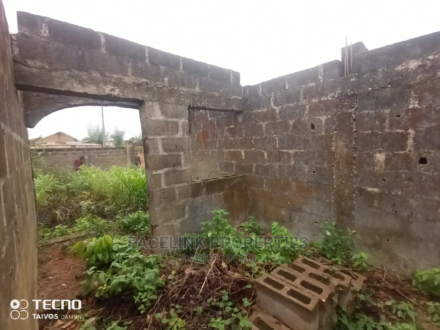 5bdrm Duplex in Ayetoro for Sale