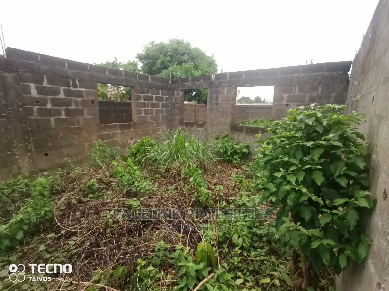 5bdrm Duplex in Ayetoro for Sale