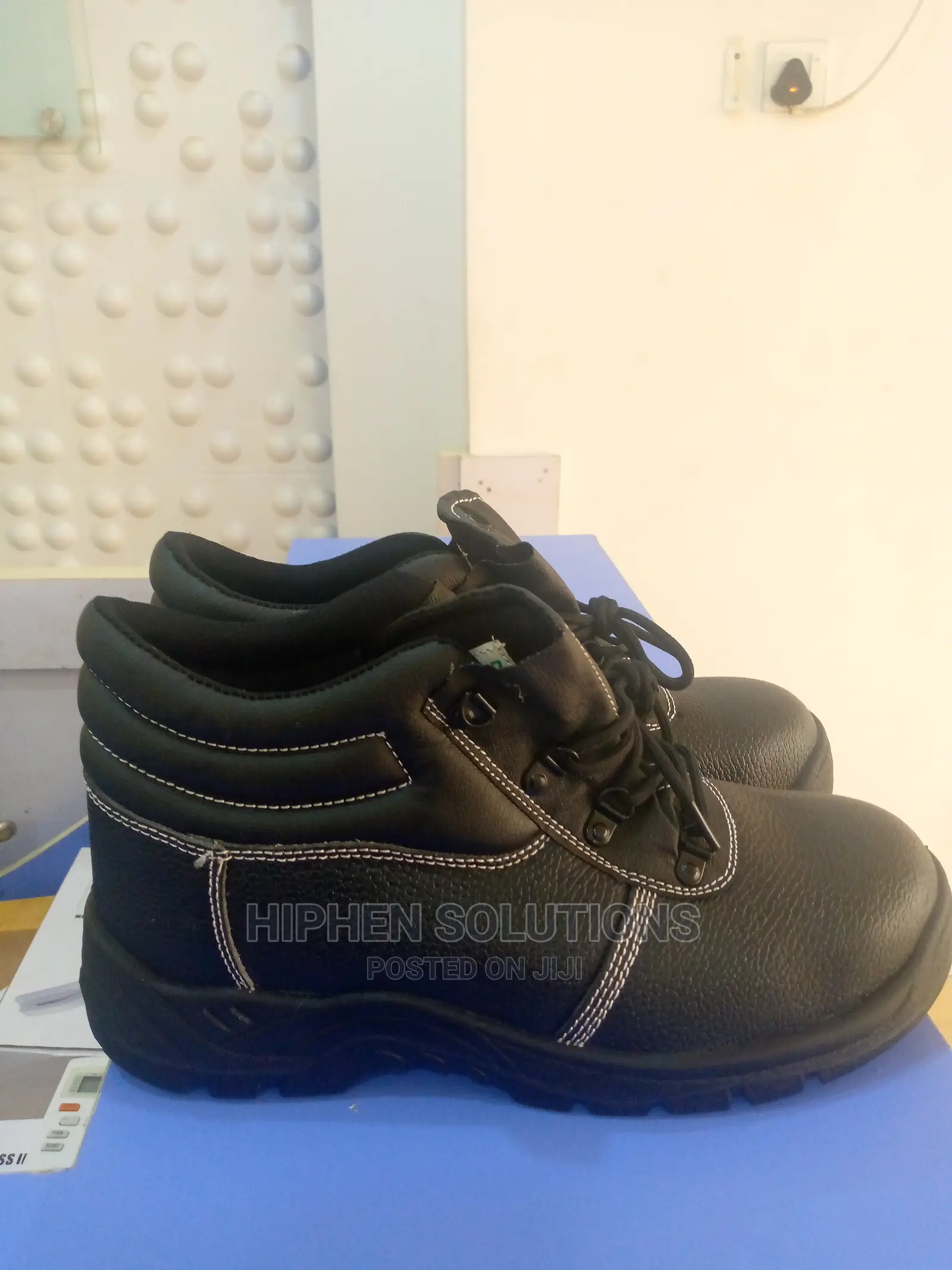 Extra Layer of Safety Work Wear Shoes