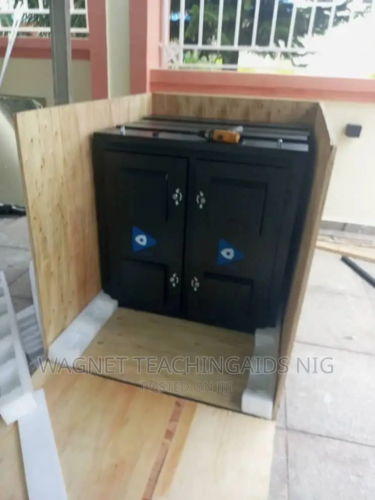 Indoors and Outdoors Multimedia Screen