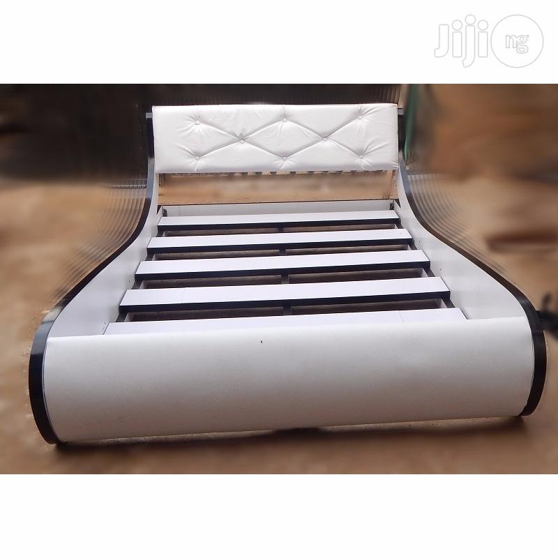 Italian Style Modern Tufted Leather Bed 6ft X 6ft