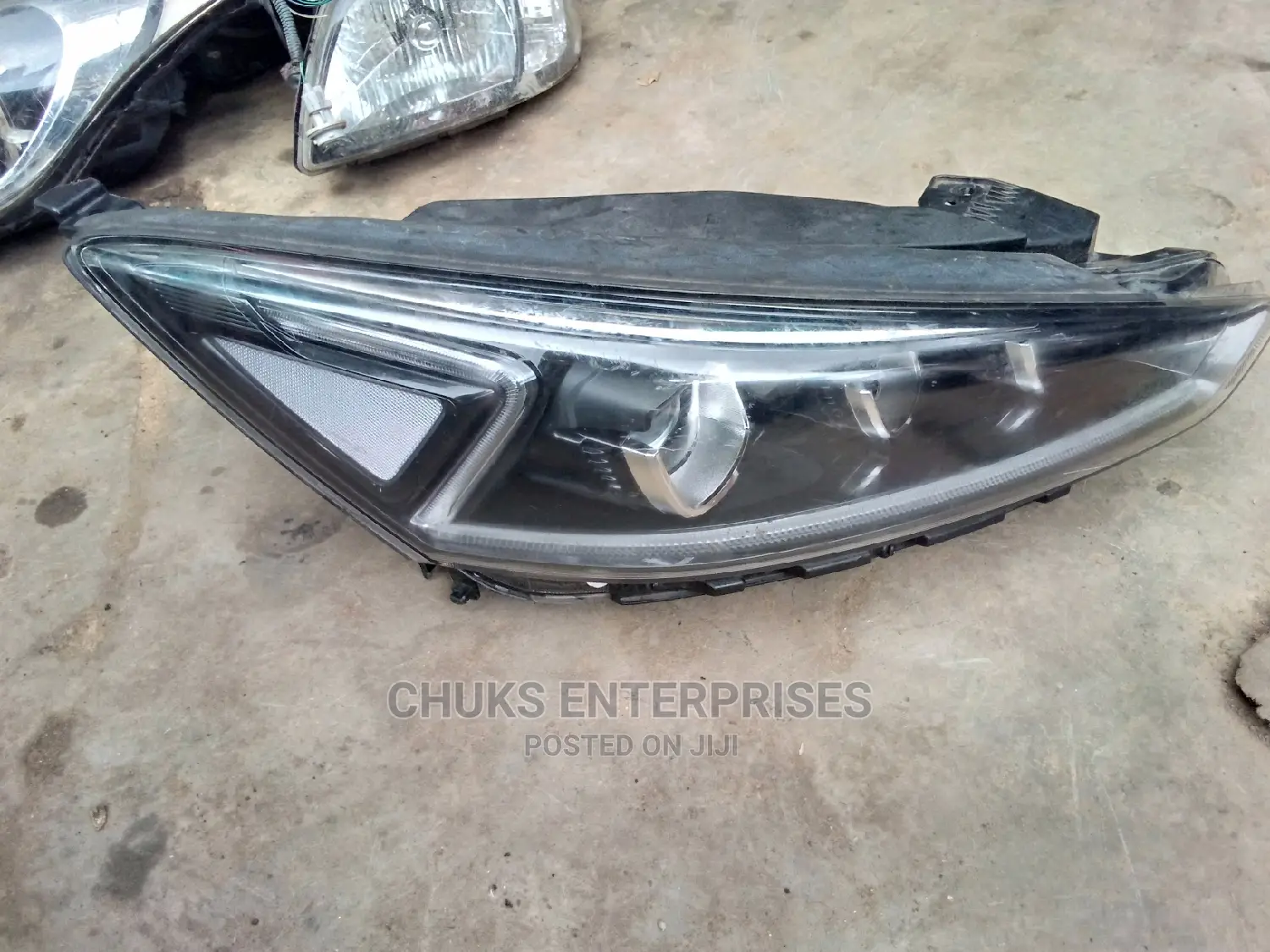 Kia Cadenza 2018 Headlight