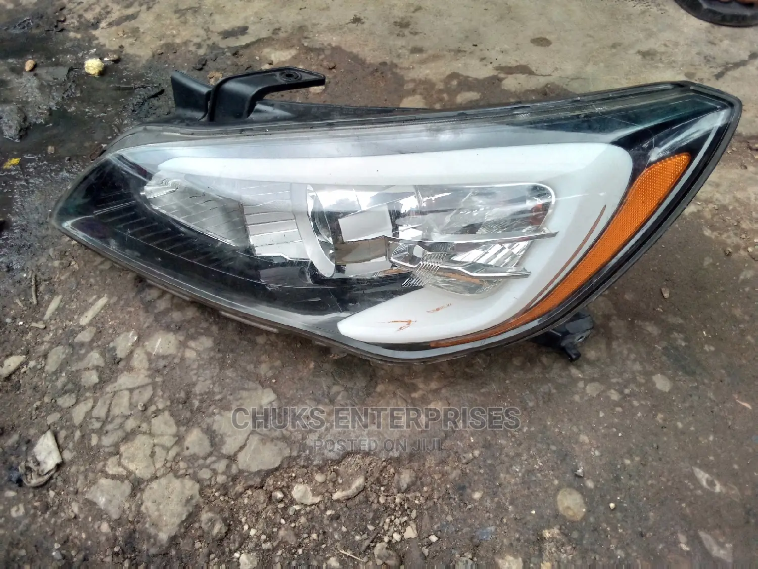 Kia Cadenza 2012 Headlight