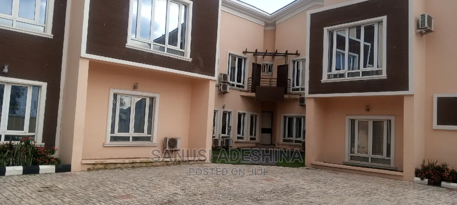 5bdrm Duplex in Gwarimpa Estate Fct, Gwarinpa for Sale