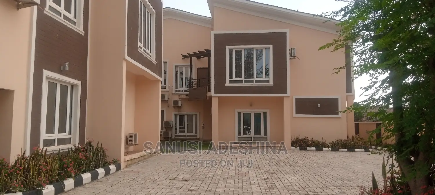 5bdrm Duplex in Gwarimpa Estate Fct, Gwarinpa for Sale