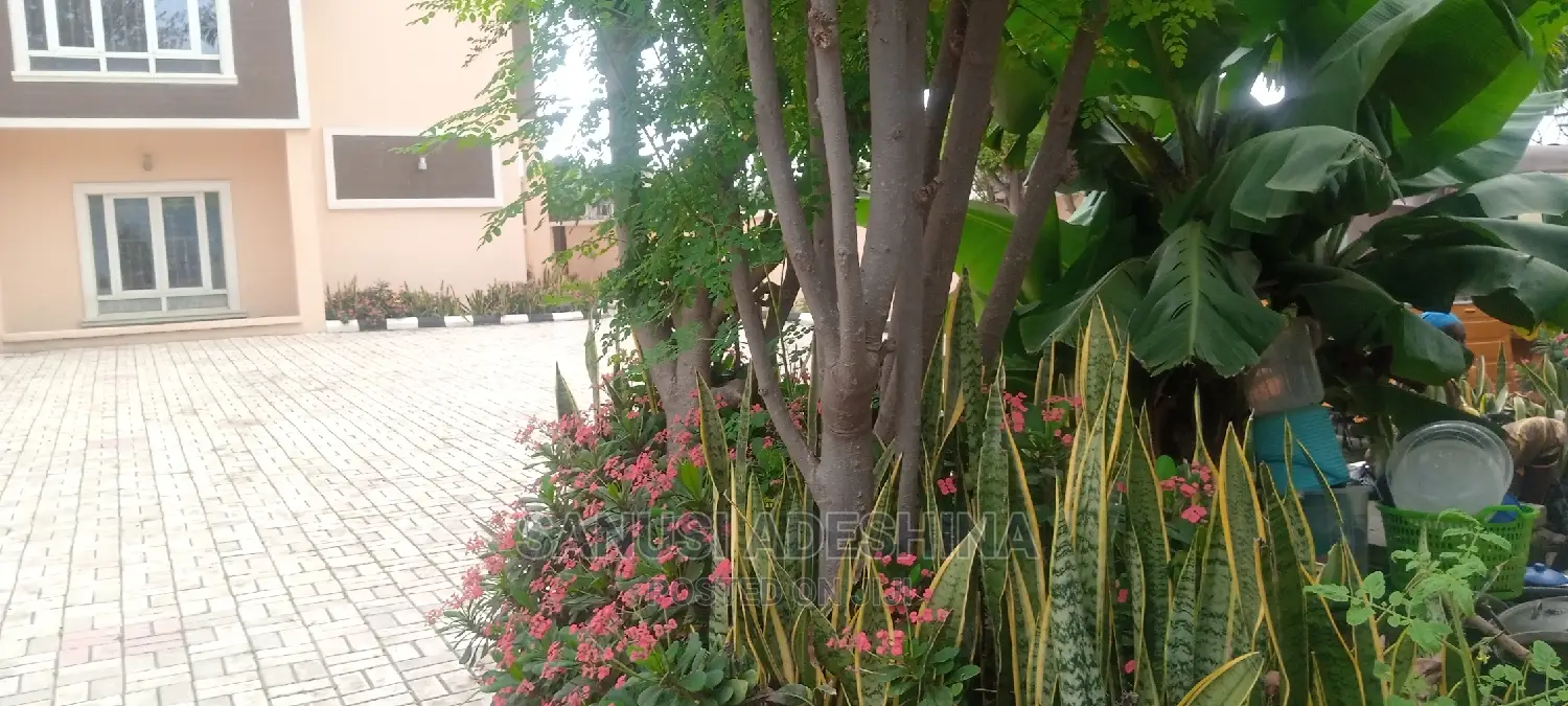 5bdrm Duplex in Gwarimpa Estate Fct, Gwarinpa for Sale