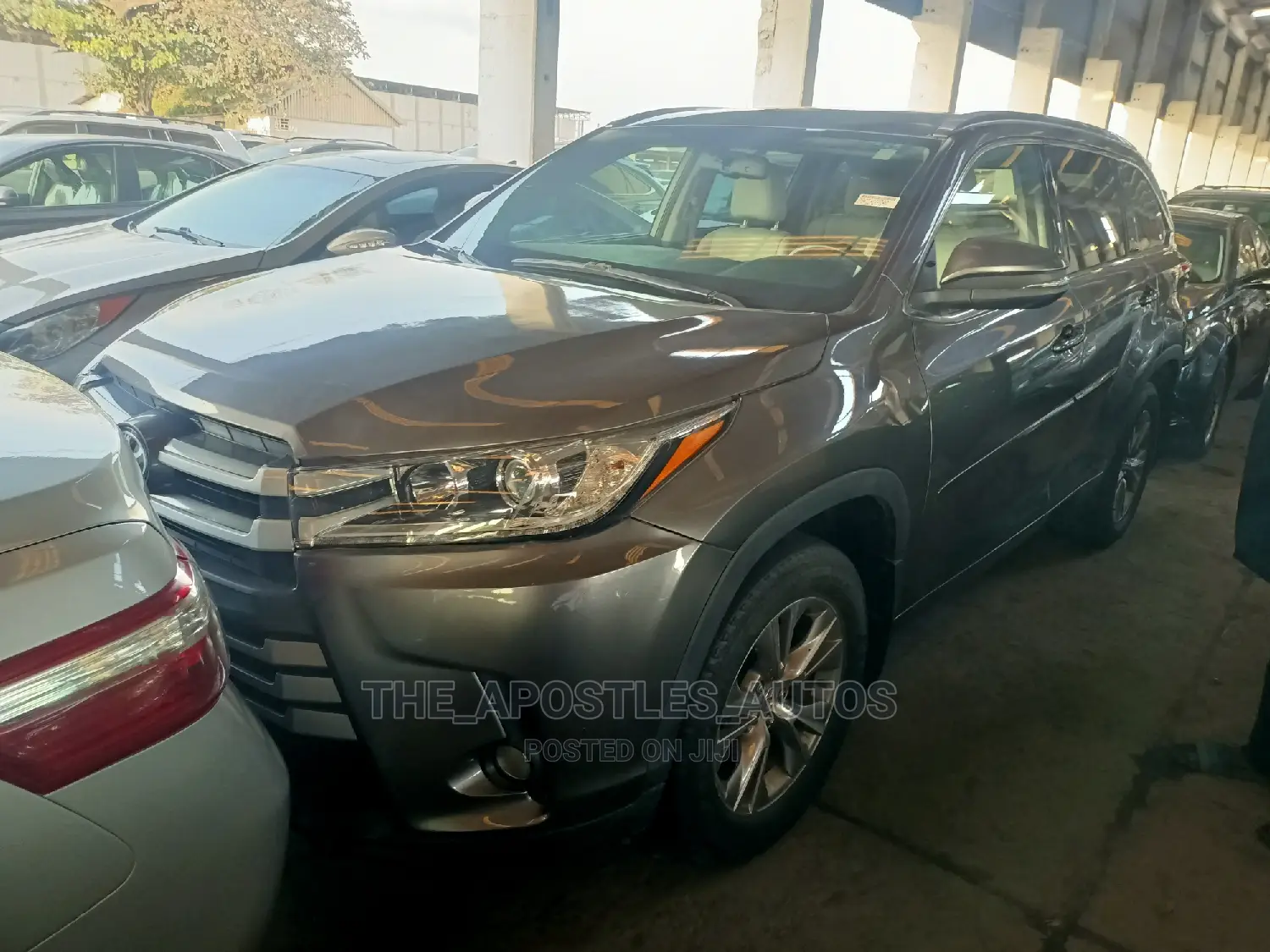 Toyota Highlander XLE V6 4x4 (3.5L 6cyl 6A) 2016 Gray
