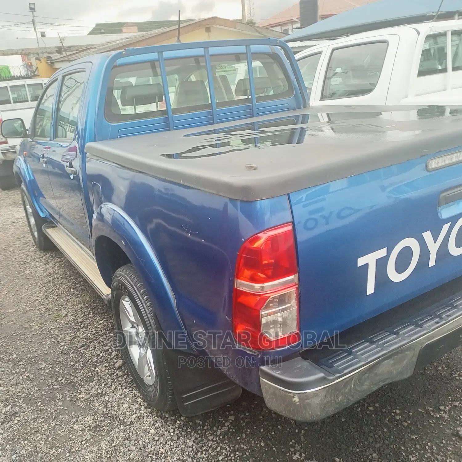 Toyota Hilux 2014 Blue