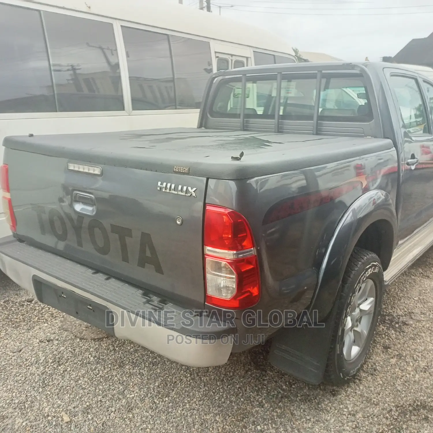 Toyota Hilux SR 4x4 2014 Gray