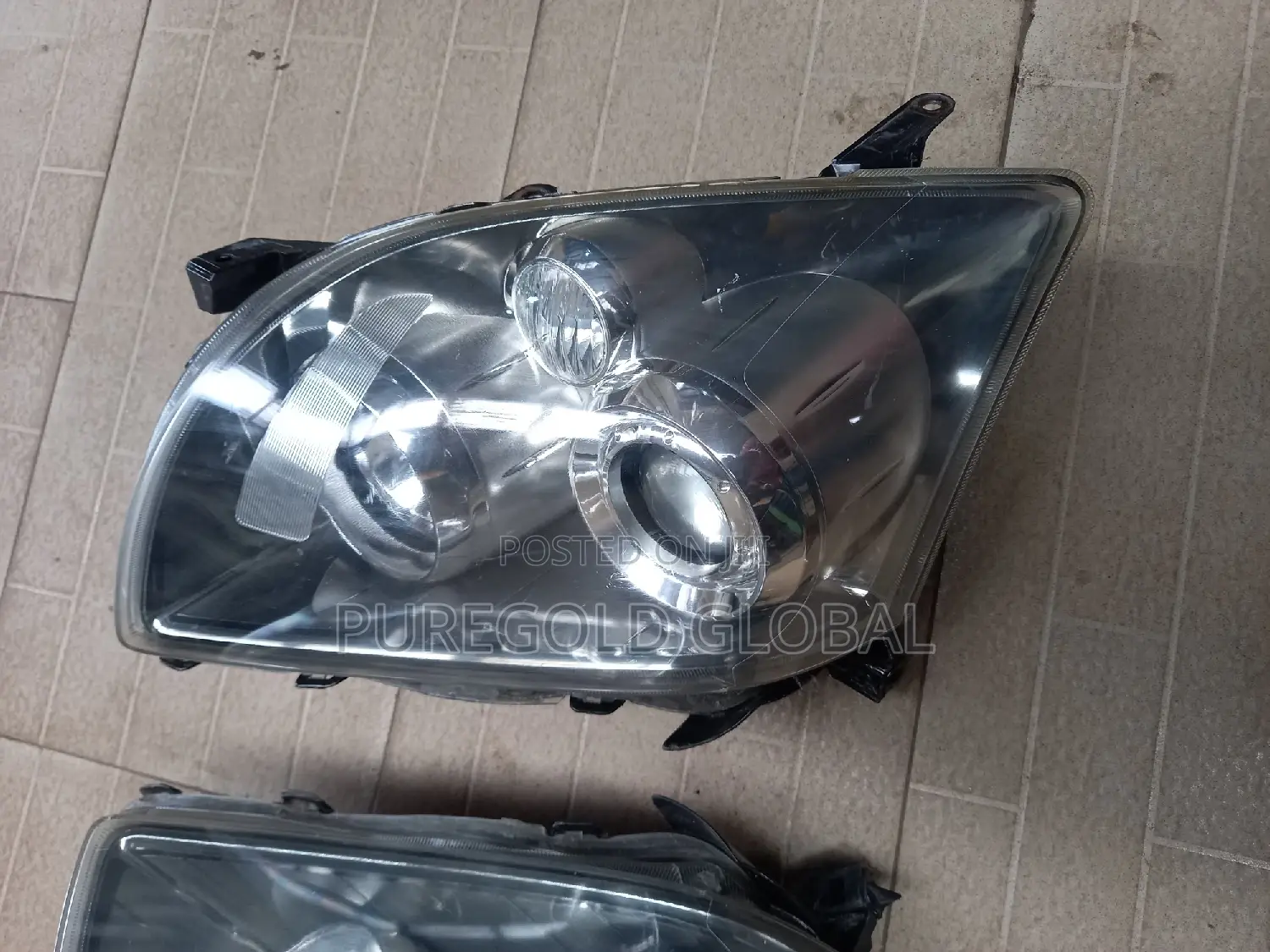 Avensis Headlamp 2005 Model