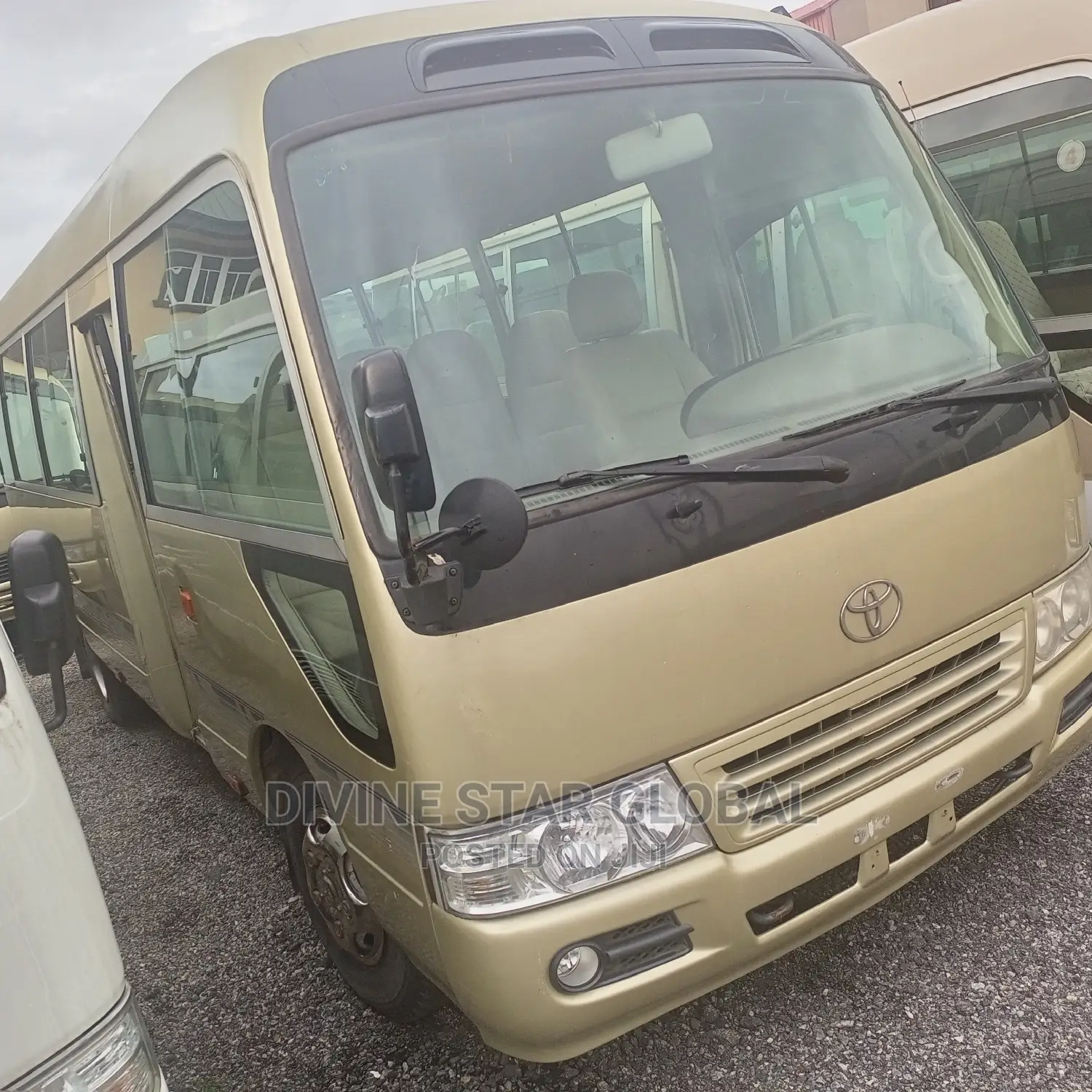 Toyota Coaster 2008 Gold