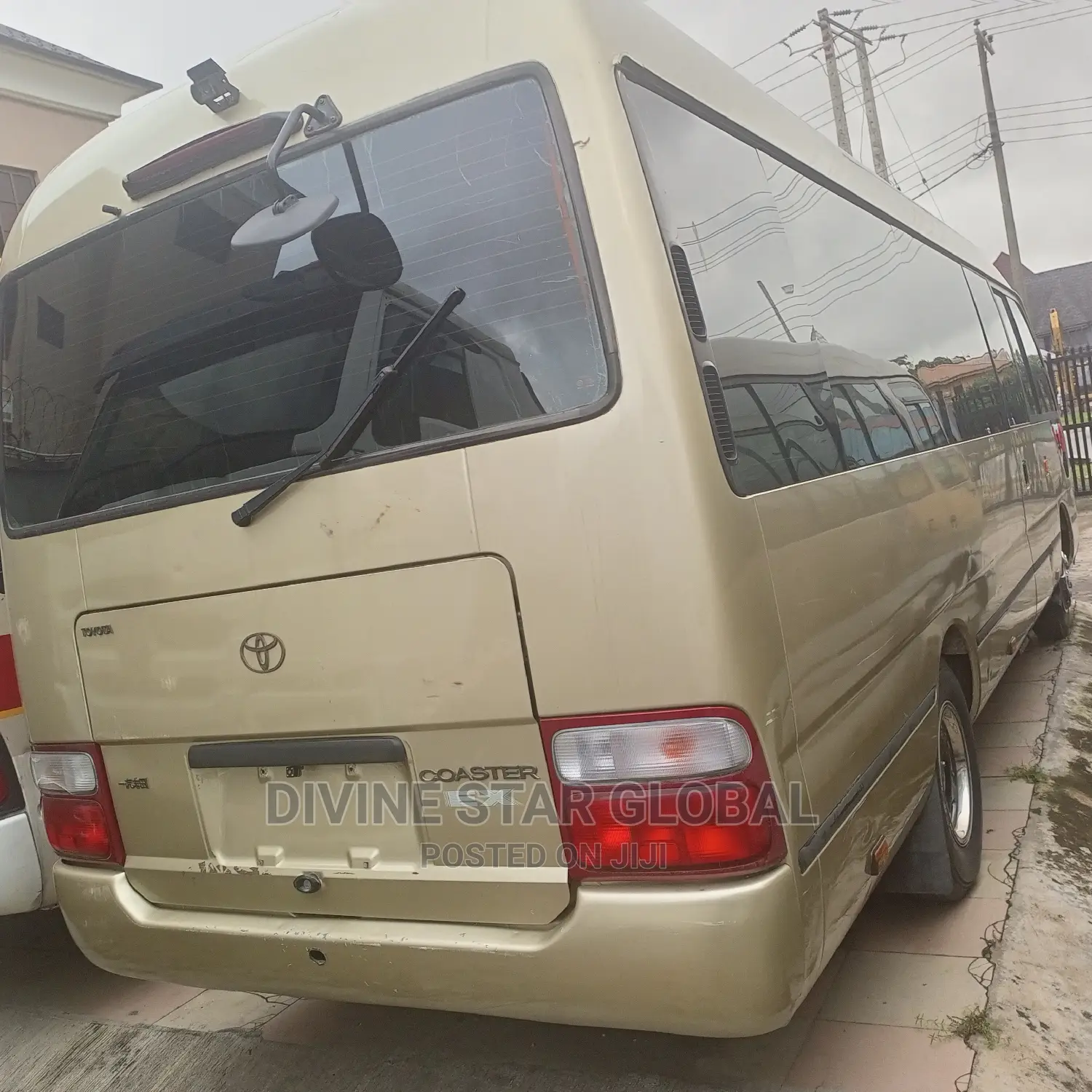 Toyota Coaster 2006 Gold
