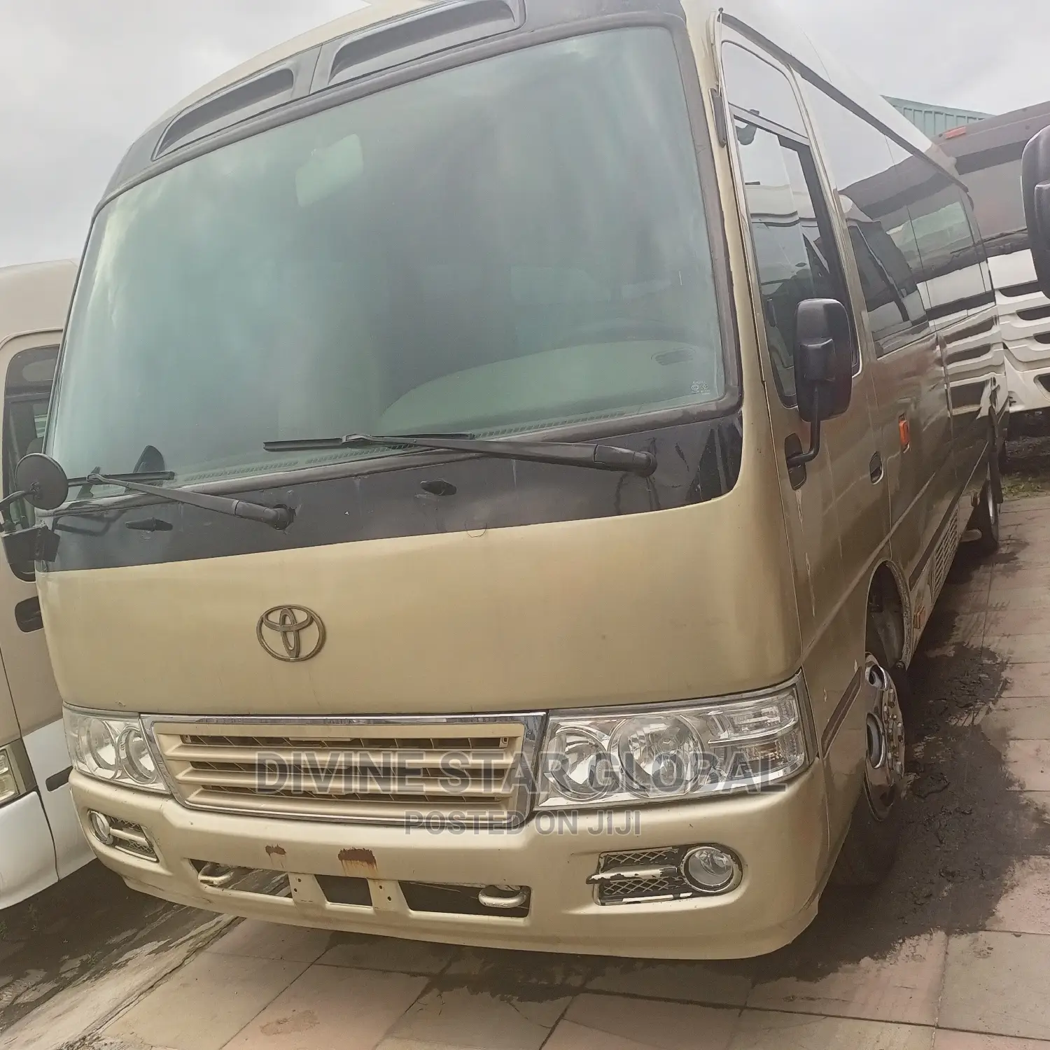 Toyota Coaster 2006 Gold