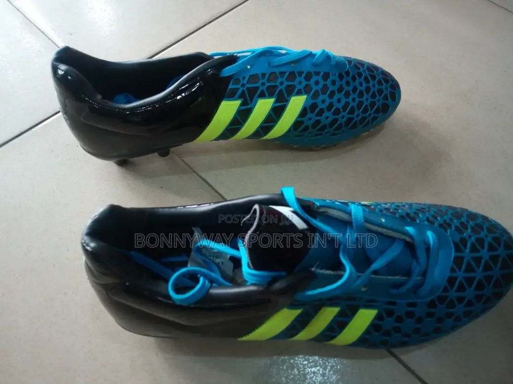 Adidas Size 40 Soccer Boot