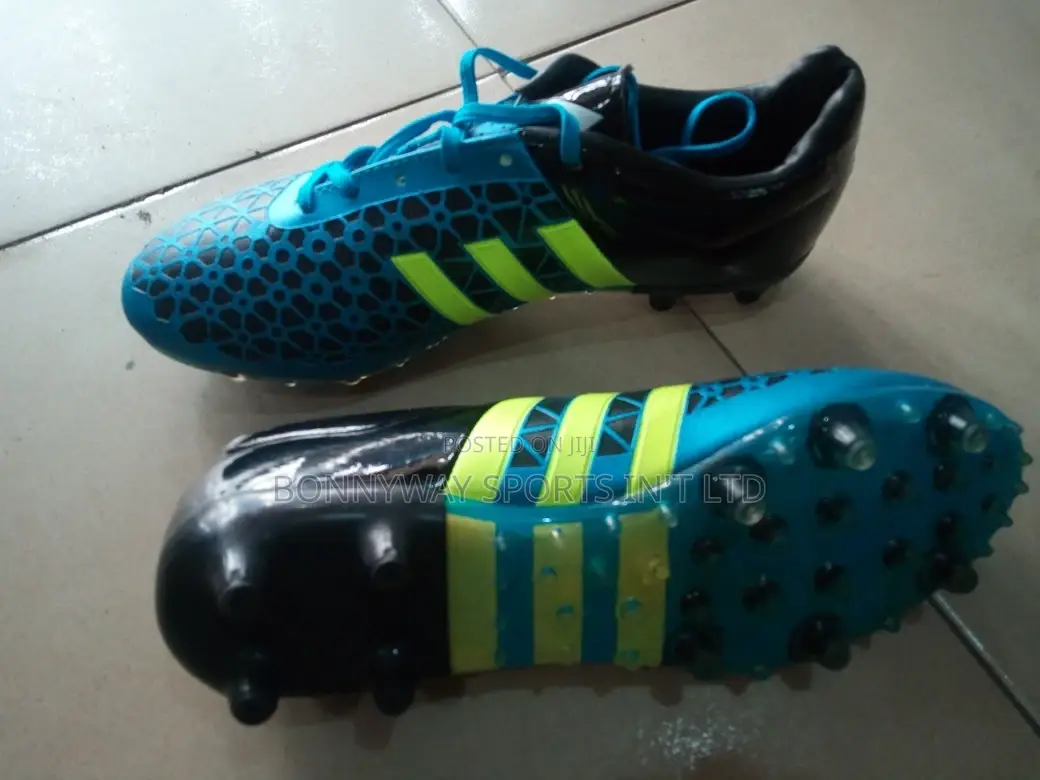 Adidas Size 40 Soccer Boot