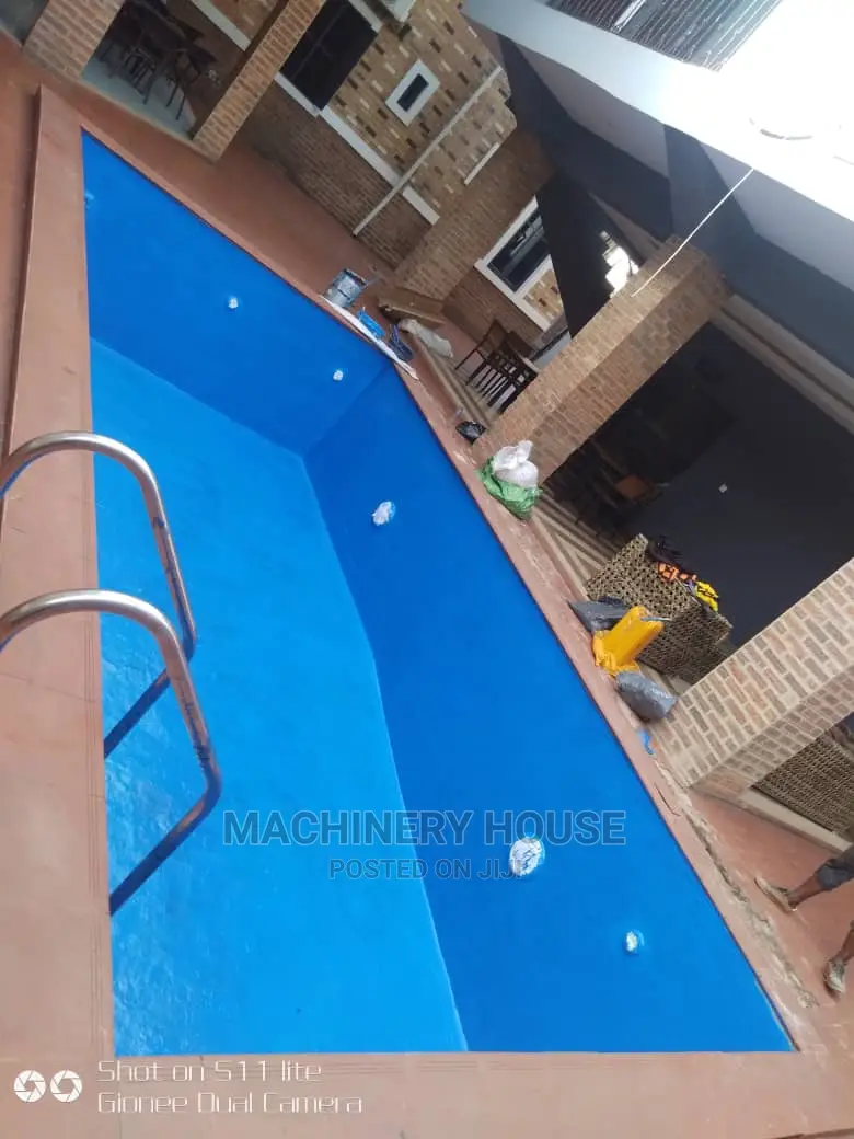 Fiberglass And Concrete Swimming Pools