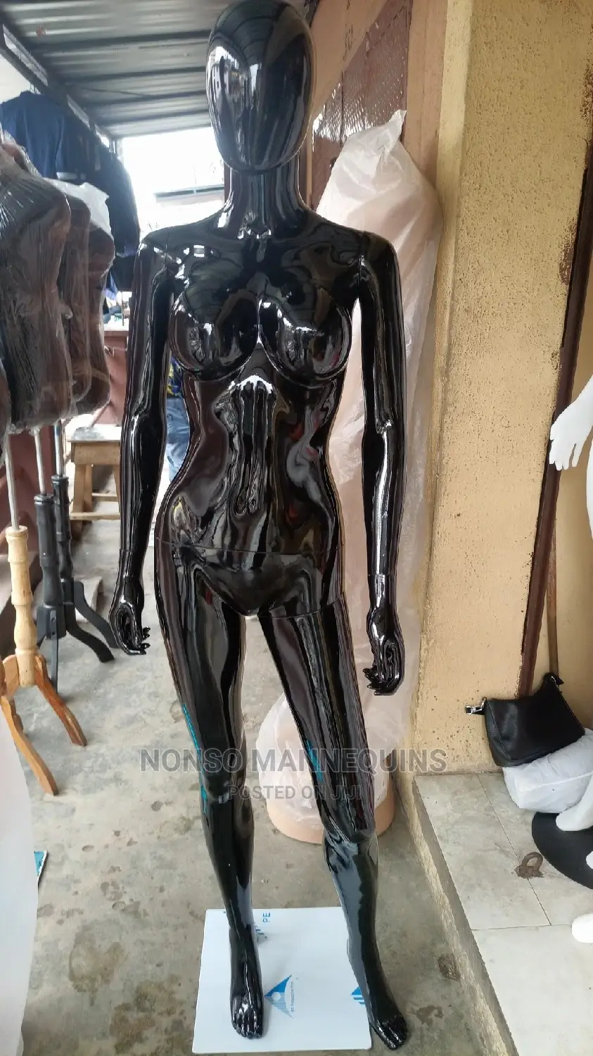 Gloss Faceless Size 8 Female Detachable Mannequin