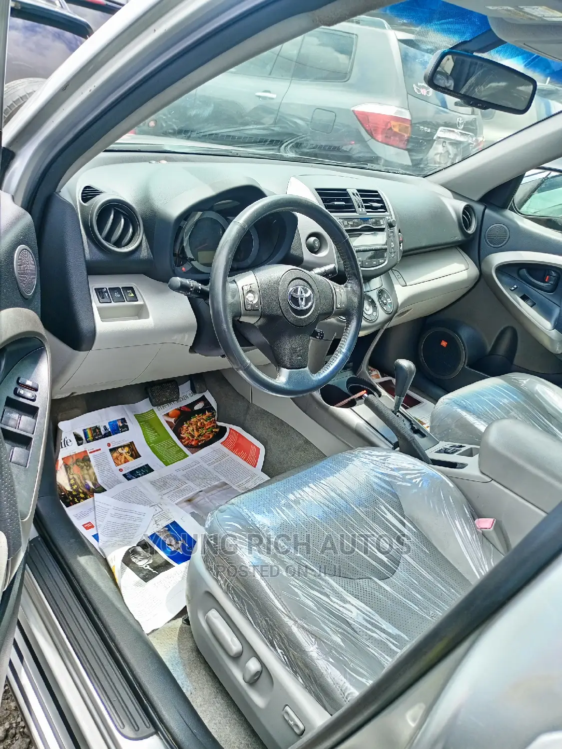 Toyota RAV4 2010 Silver