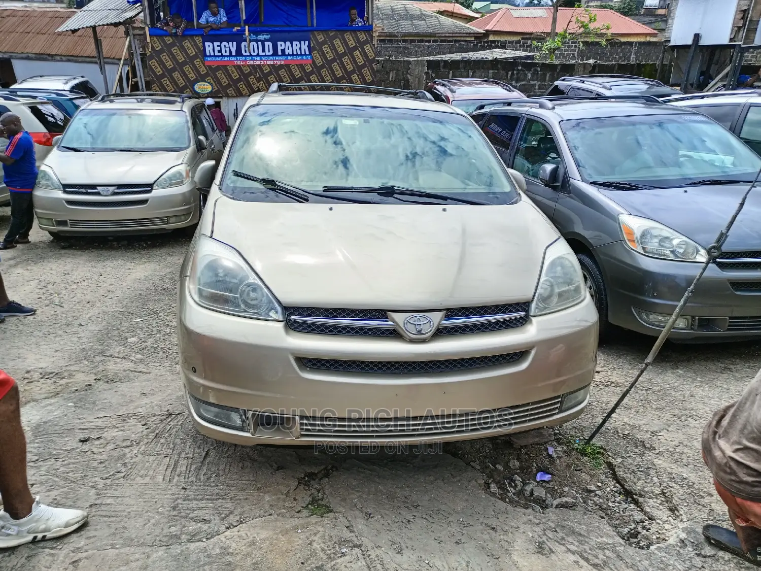 Toyota Sienna XLE 2005 Gold