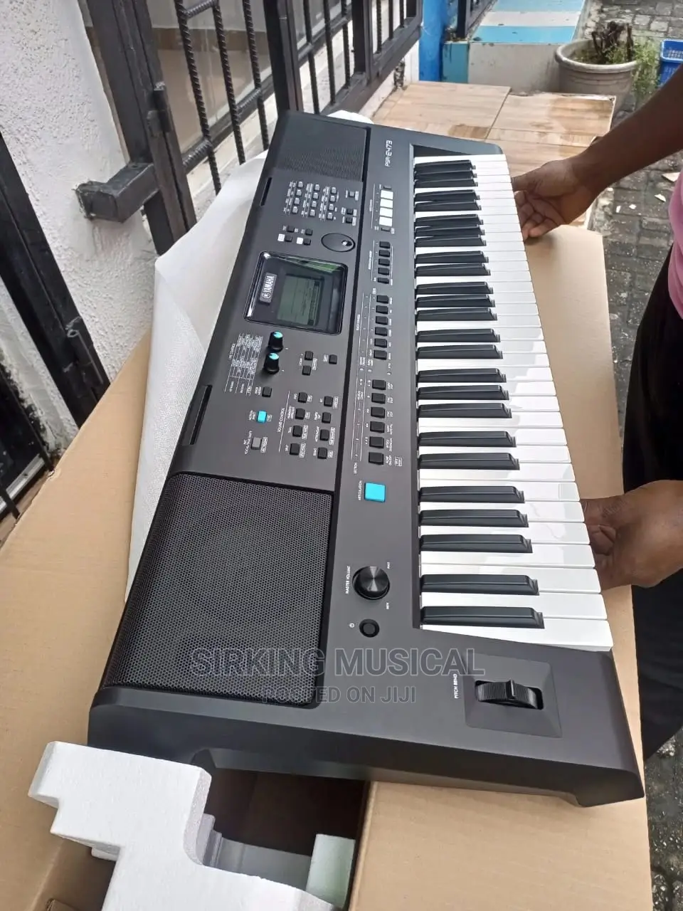 PSR-473 Yamaha Keyboard With Original Adaptor Pa-50