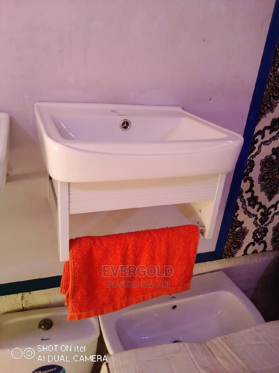Wall Hung Dining Wash Hand Basin Available