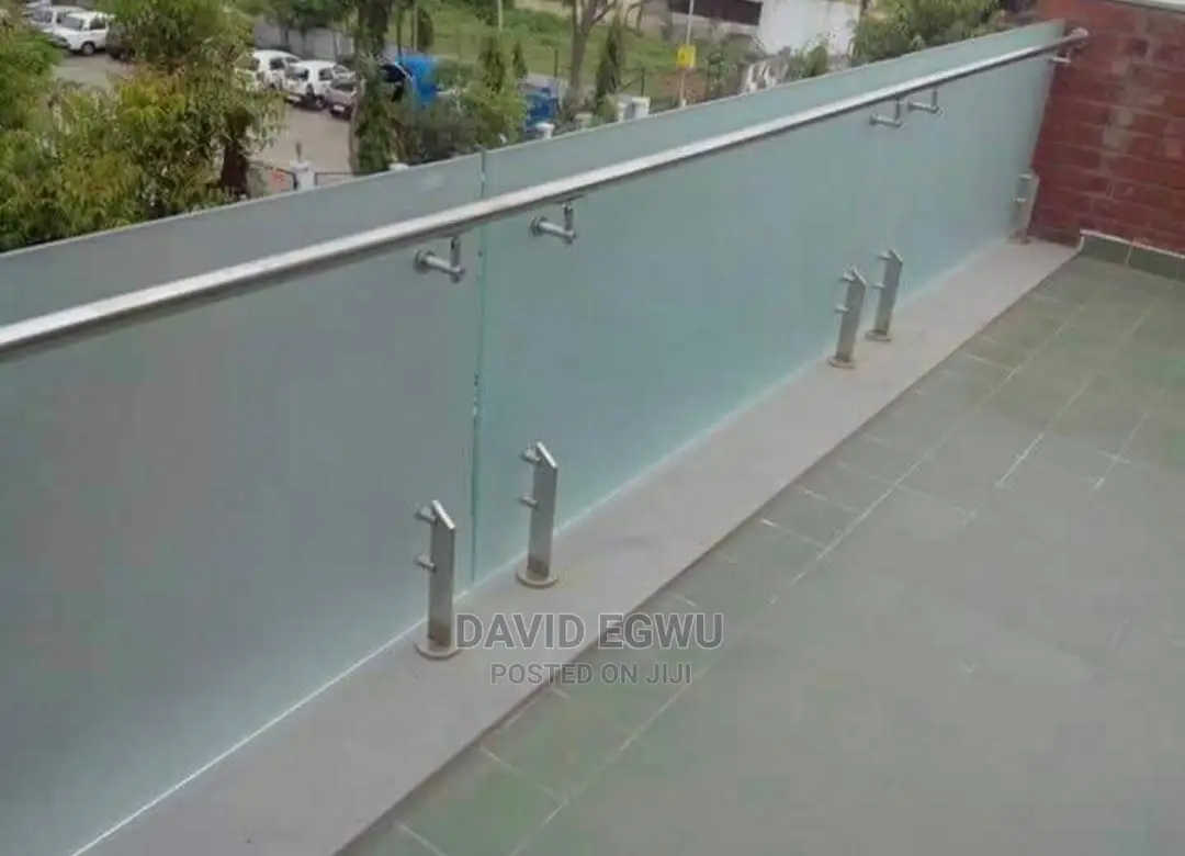Tampered Glass Staircases With Side Rail