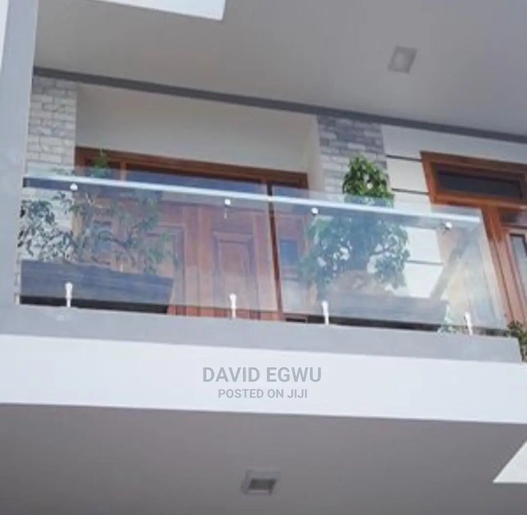 Tampered Glass Staircases With Side Rail