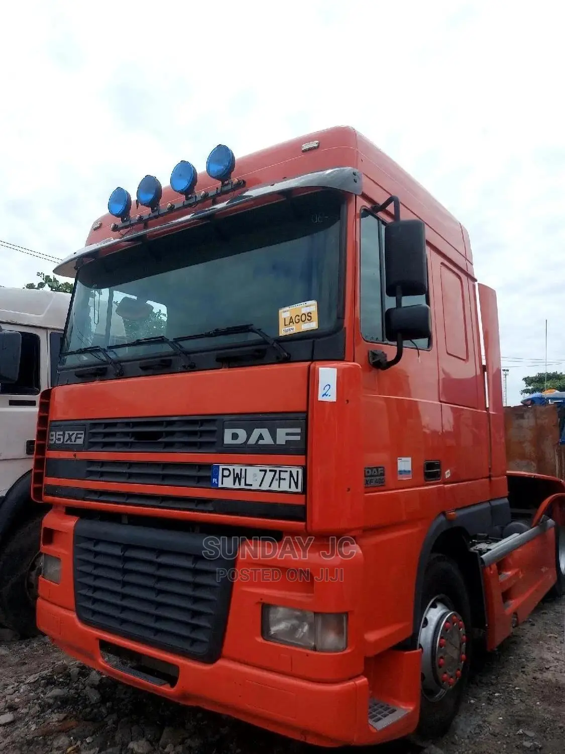 Tokunbo Daf 95XF Six Tyres Trailer Head Truck