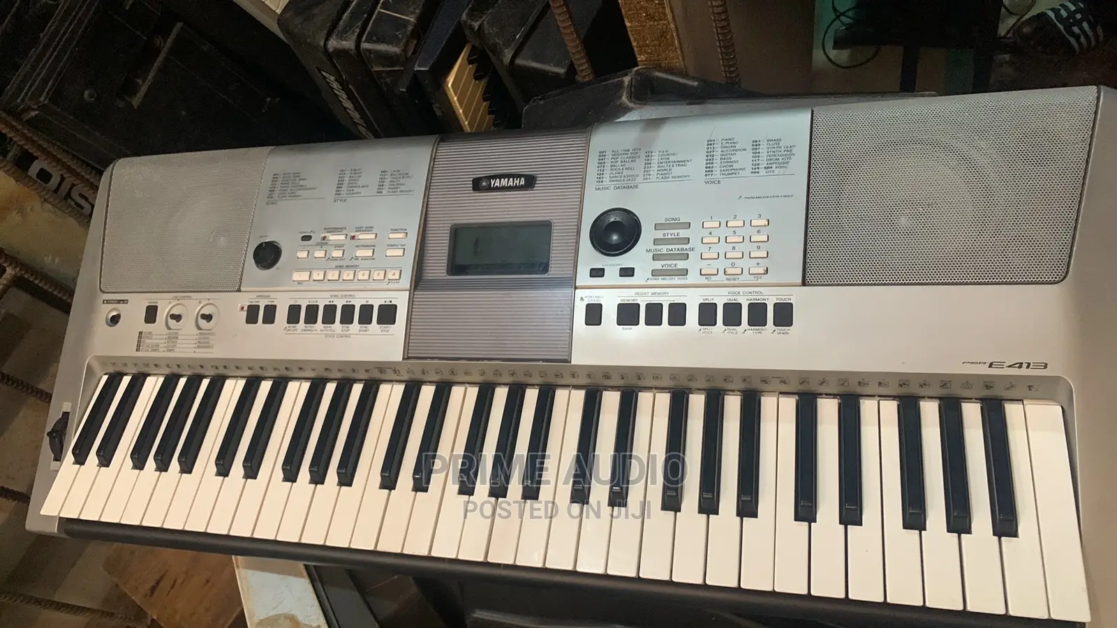 PSR E413 Yamaha Electronic Keyboard (Neatly Uk Used)