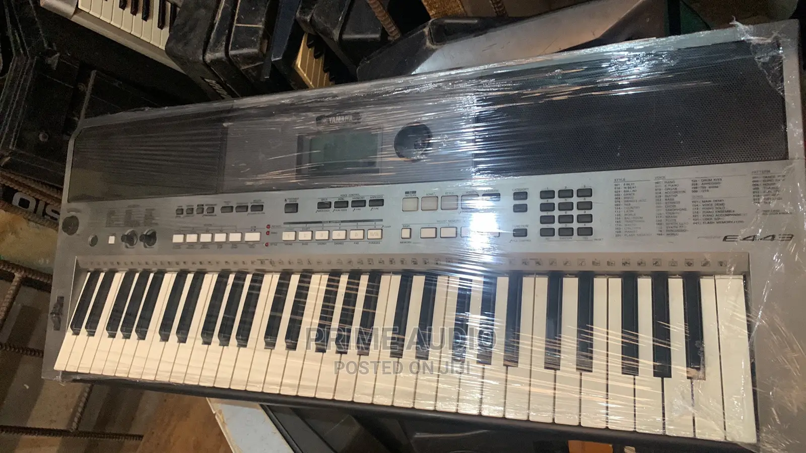 Yamaha PSR E443 Electronic Keyboard (Neatly Uk Used)