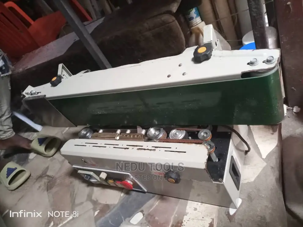 Nylon Sealer With Conveyor Belt