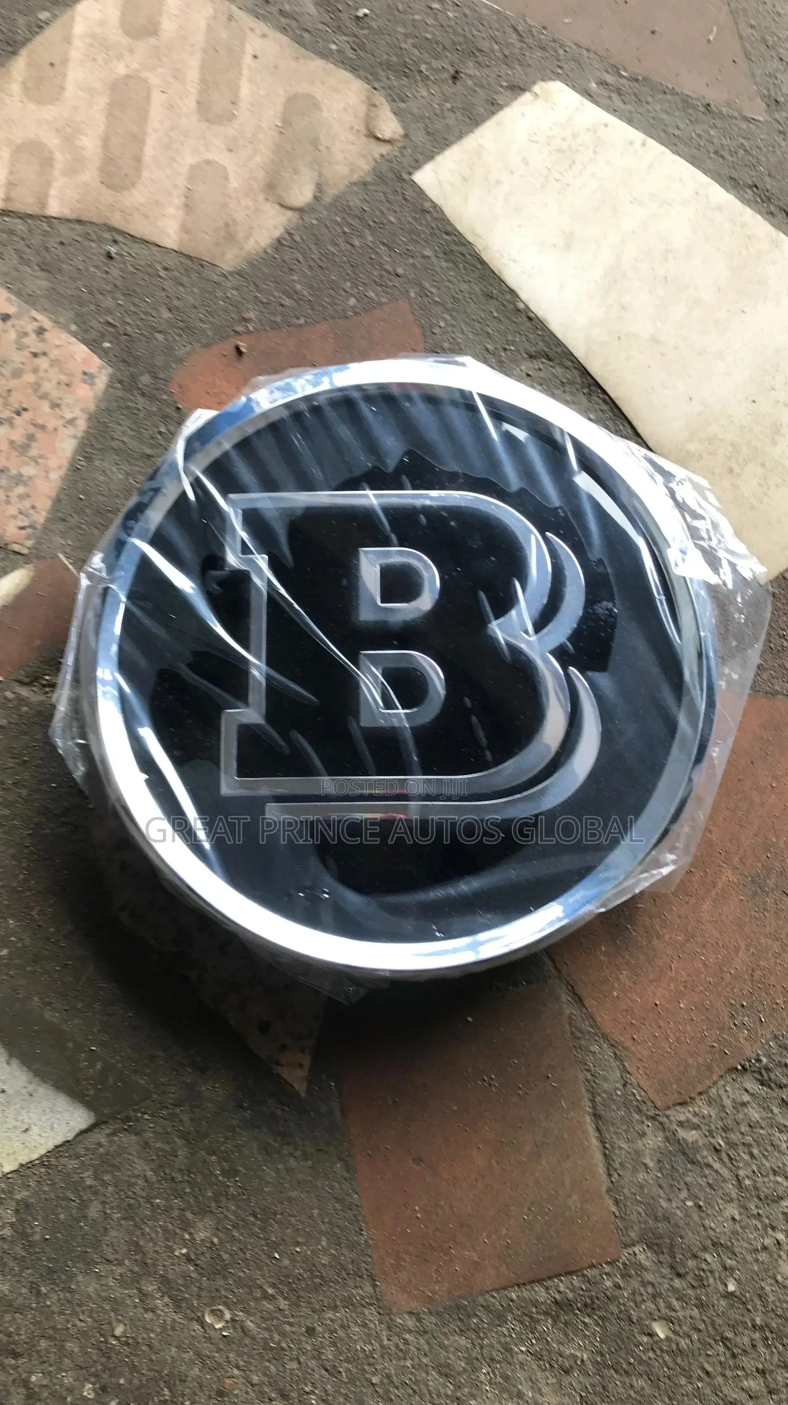 Front Grill Logo(B Logo) for C300, GLK , Ml 164 Etc