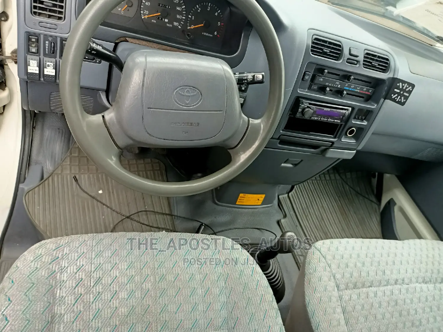 Toyota HiAce 2003 White