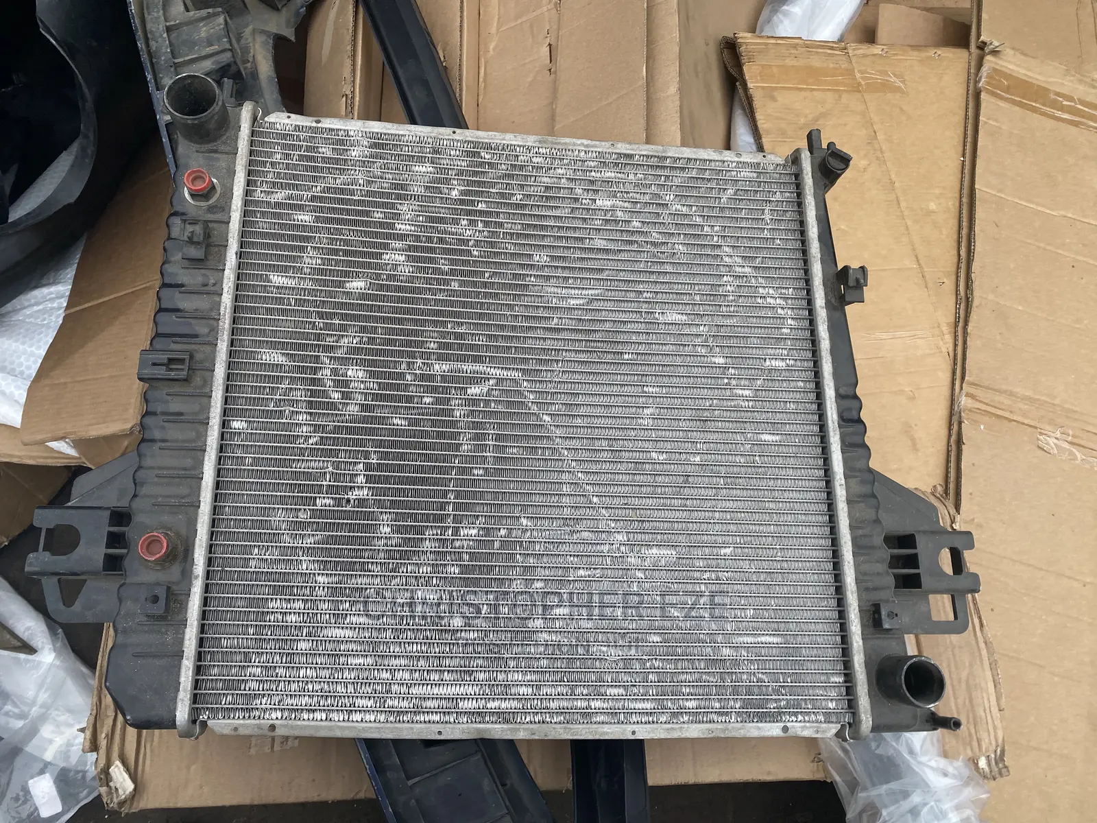 Jeep Liberty Radiator 2002 2003 2004 2005 2