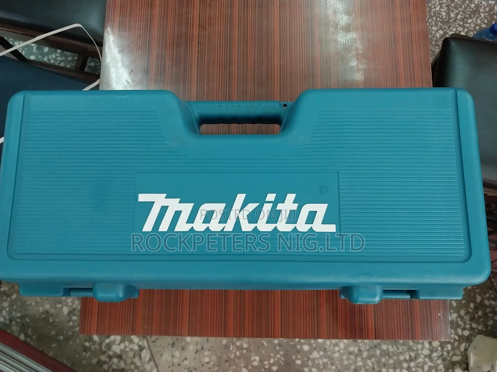 Makita Ga9020kd 9”/230mm Angle Grinder With Diamond Blade