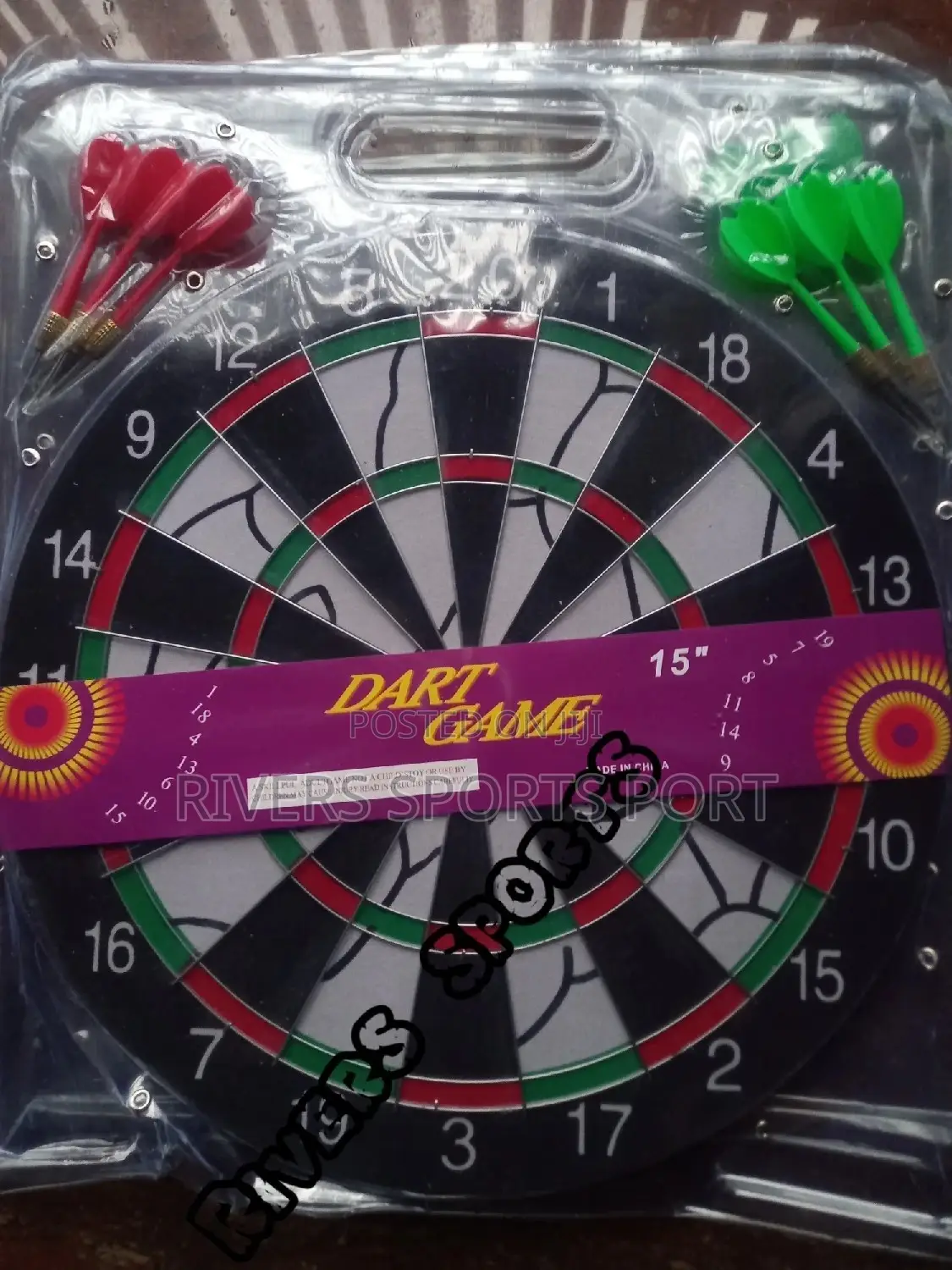 Dart Board Game With 6 Darts