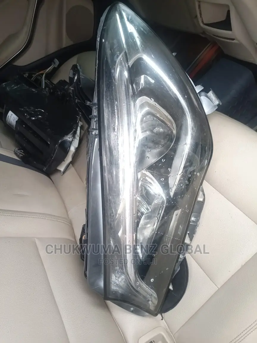 Head Lamp a Class 2021 Model