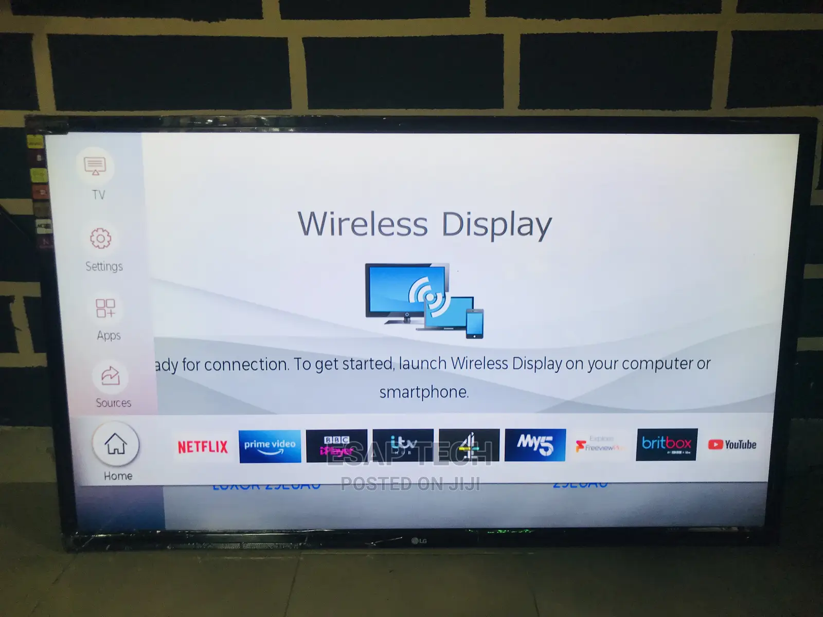 32” Smart Tv With Cast , Netflix Youtube and the Rest