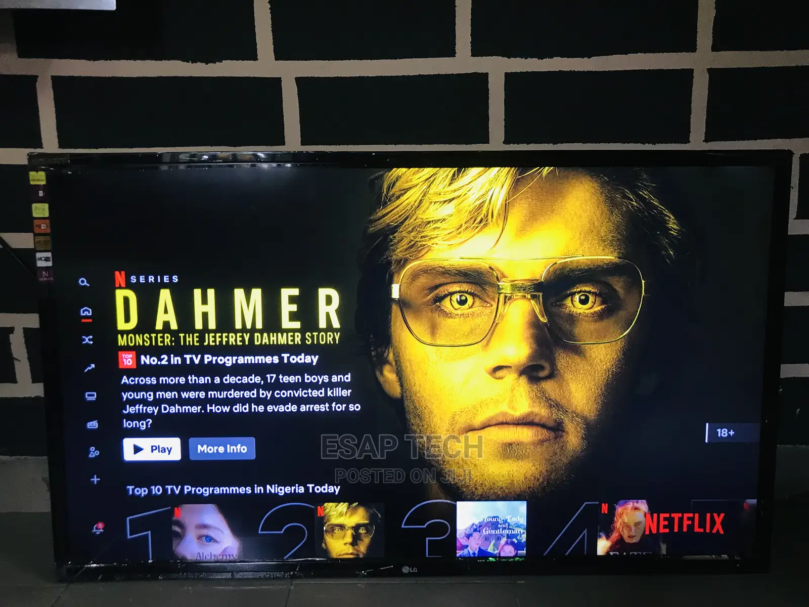 32” Smart Tv With Cast , Netflix Youtube and the Rest