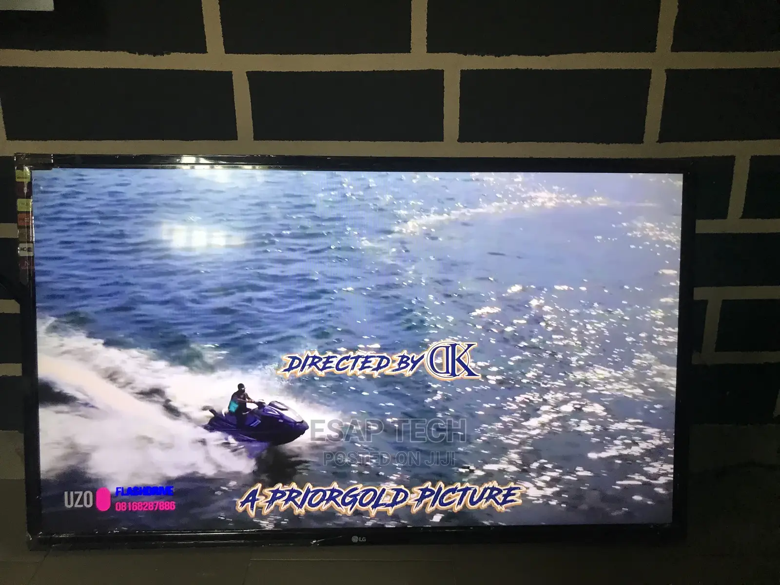32” Smart Tv With Cast , Netflix Youtube and the Rest