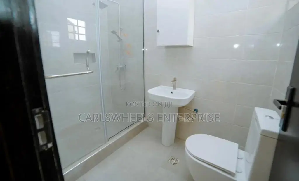 Furnished 4bdrm Townhouse/Terrace in Lekki for Sale