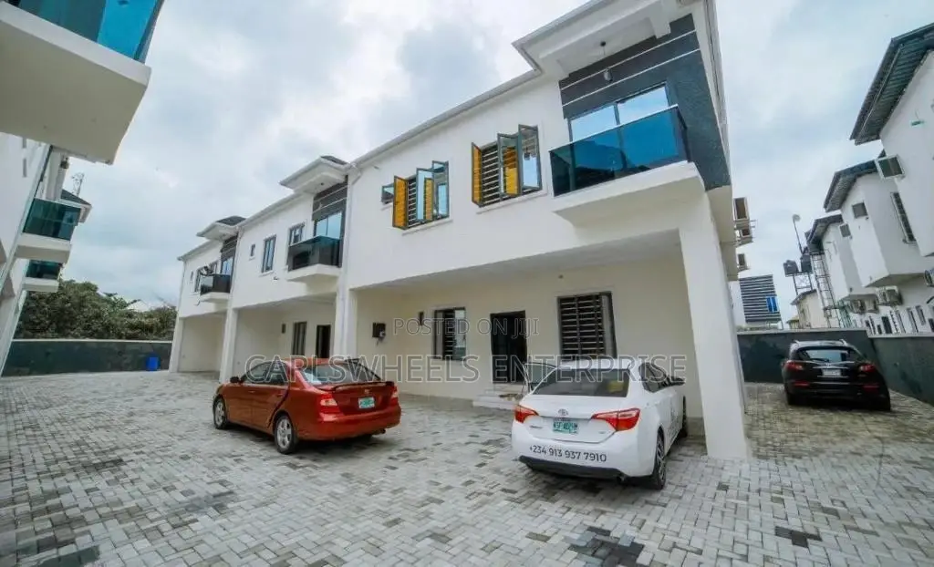 Furnished 4bdrm Townhouse/Terrace in Lekki for Sale